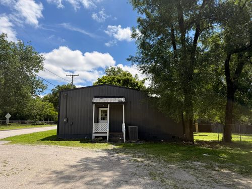 410 W Benton Street, Buffalo, MO, 65622 | Card Image