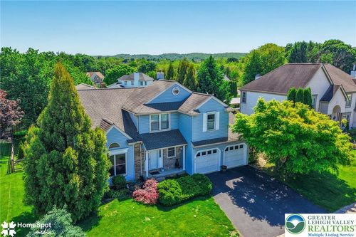 4612 Concord Cir, Easton, PA, 18045-8130 | Card Image