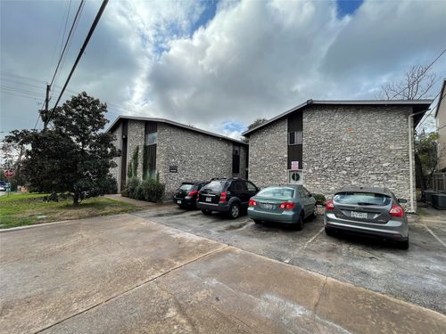103-104 E 32nd Street, Austin, TX, 78705 | Card Image