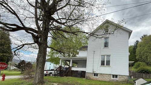 210 Chestnut St, New Florence, PA, 15944-1180 | Card Image