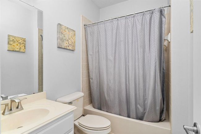 Additional upstairs conveniently located bathroom | Image 31
