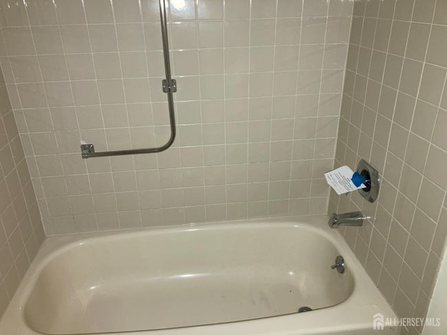 191 Wycoff Way W, Townhouse with 2 bedrooms, 2 bathrooms and null parking in East Brunswick NJ | Image 13