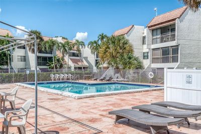 108 - 301 Racquet Club Rd, Condo with 1 bedrooms, 1 bathrooms and null parking in Weston FL | Image 1