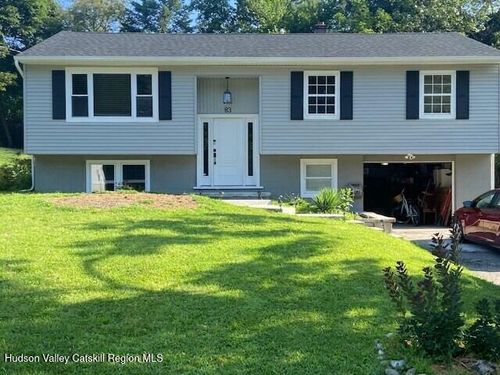 83 Marple Road Ext, Arlington, NY, 12603-1613 | Card Image