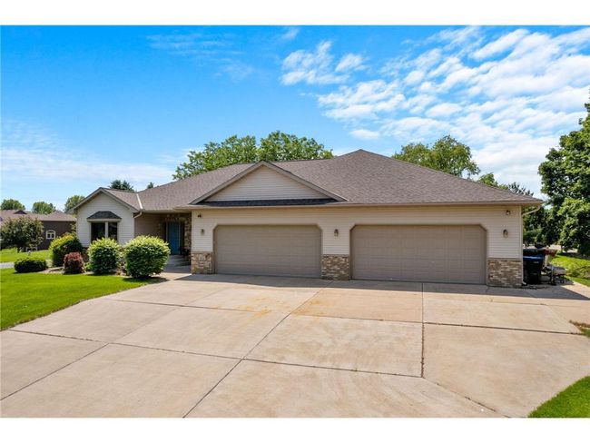 1115 S Trappers Xing, House other with 4 bedrooms, 3 bathrooms and null parking in Lino Lakes MN | Image 6