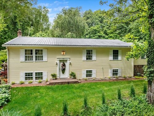 365 Olympic Dr, Tazewell, VA, 24651-8339 | Card Image