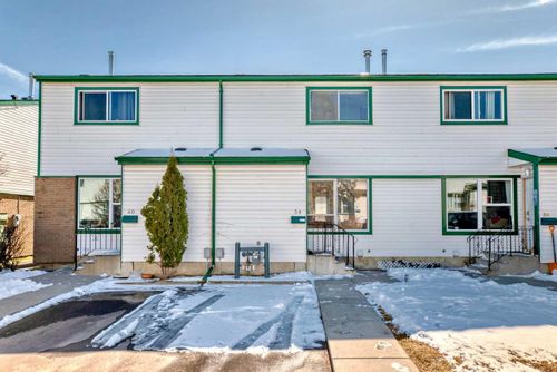 39-100 Pennsylvania Road Se, Calgary, AB, T2A4Y8 | Card Image