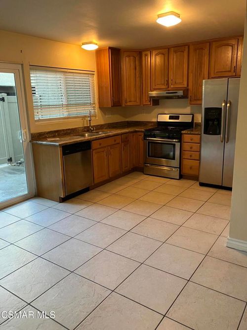 463 Serento Cir, Thousand Oaks, CA, 91360-1561 | Card Image