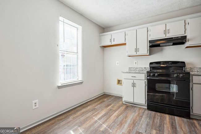 2047 Charter Ln, Townhouse with 2 bedrooms, 3 bathrooms and null parking in Lithonia GA | Image 6