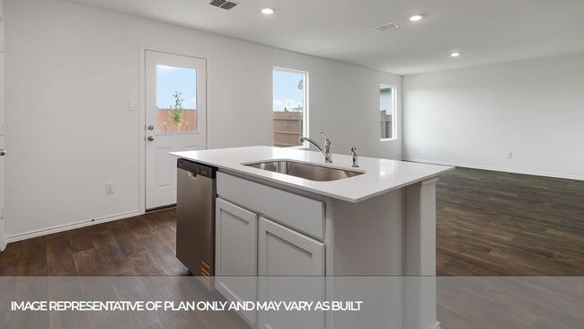 406 Wild Goose Drive, House other with 3 bedrooms, 3 bathrooms and null parking in Luling TX | Image 8