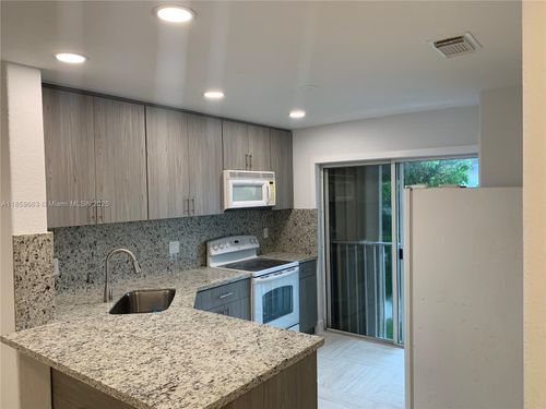 apt-29-5725 Nw 109th Ave, Doral, FL, 33178-3989 | Card Image