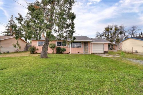 829 Grand Ave, Olivehurst, CA, 95961-7000 | Card Image