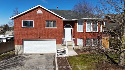11 Bonniewood Dr, Drayton, ON, N0G1P0 | Card Image