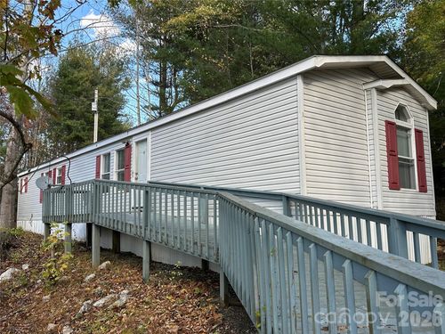 572 Blue Ridge Gem Mine Rd, Spruce Pine, NC, 28777-1040 | Card Image