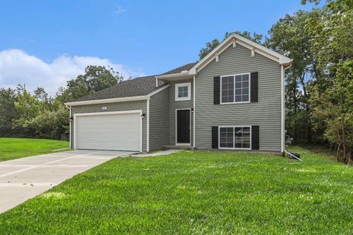 724 Manor Wood Cir, Benton Harbor, MI, 49022-6423 | Card Image