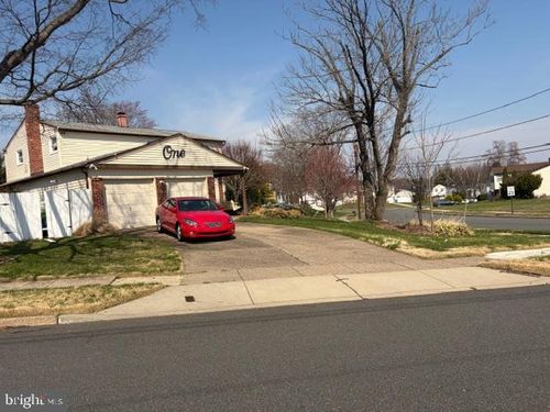 1 Bucknell Dr, CHERRY HILL, NJ, 08034-1211 | Card Image