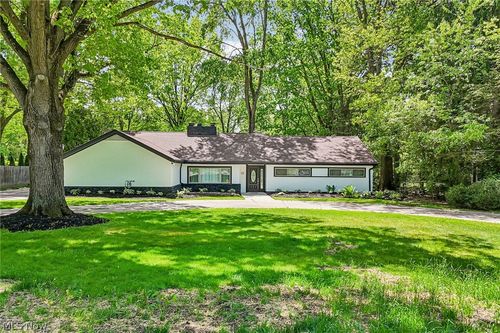 2380 Amesbury Rd, Akron, OH, 44313-4562 | Card Image