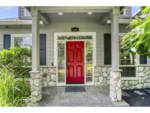 1246 Ne Parks Edge Cir, Hillsboro, OR, 97124-1303 | Card Image