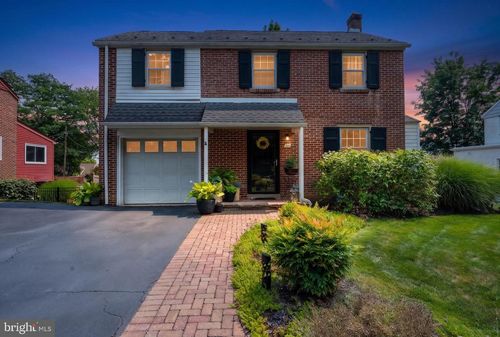 105 E 35th St, READING, PA, 19606-3122 | Card Image