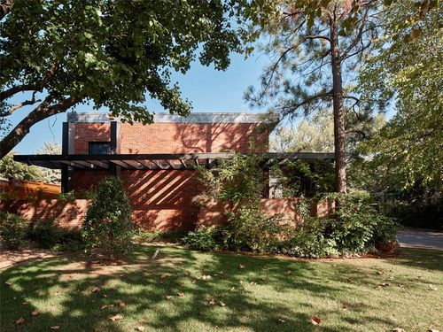 7106 Brentwood Rd, Nichols Hills, OK, 73116-5202 | Card Image