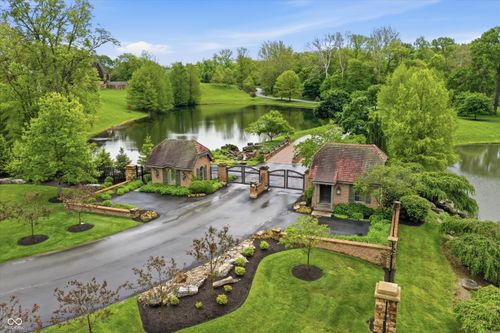 1 Woodard Bluff, Zionsville, IN, 46077 | Card Image
