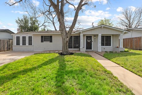 8501 Kromer St, Austin, TX, 78757-7836 | Card Image