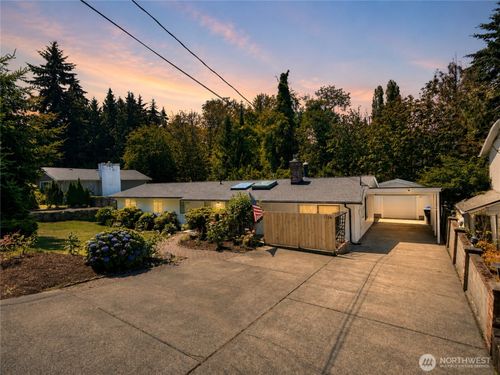 1716 9th St Se, Puyallup, WA, 98372-4825 | Card Image