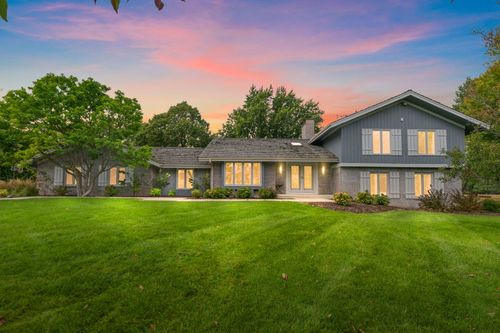 7511 Fairway Dr, Village Of Lakewood, IL, 60014-6611 | Card Image