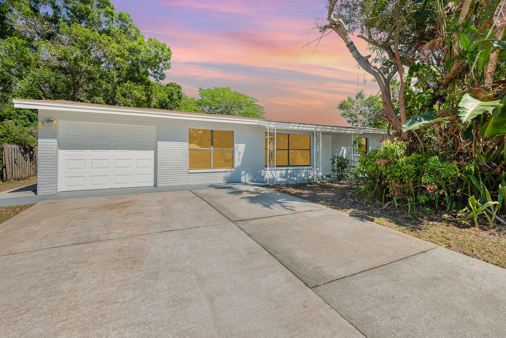 Arnold Dr, Melbourne, FL 32935