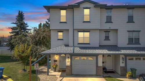 17 Kerrywood Mews, Red Deer, AB, T4N7B8 | Card Image