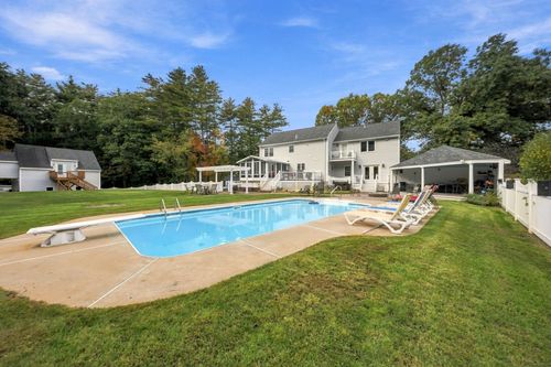 15 Smith Corner Road, Plaistow, NH, 03865 | Card Image