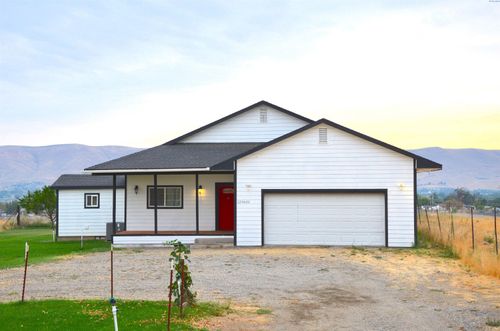 129601 W Swain Rd, Prosser, WA, 99350-7535 | Card Image