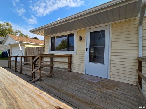 1319 14th Ave S, Clinton, IA, 52732-6409 | Card Image