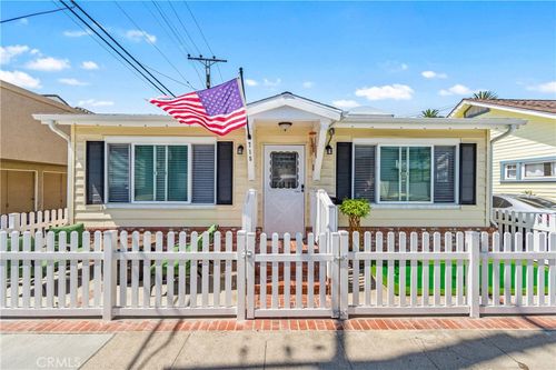 715 Olive Ave, Huntington Beach, CA, 92648 | Card Image