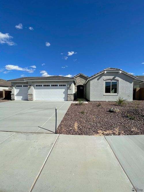3685 S Santana Dr, Yuma, AZ, 85365-8237 | Card Image