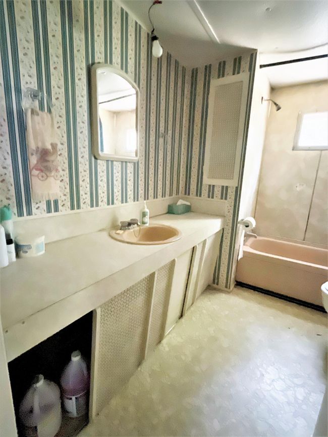 Bathroom | Image 12