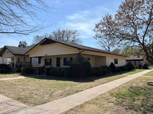 525 N 2nd St, Arkansas City, KS, 67005-2418 | Card Image