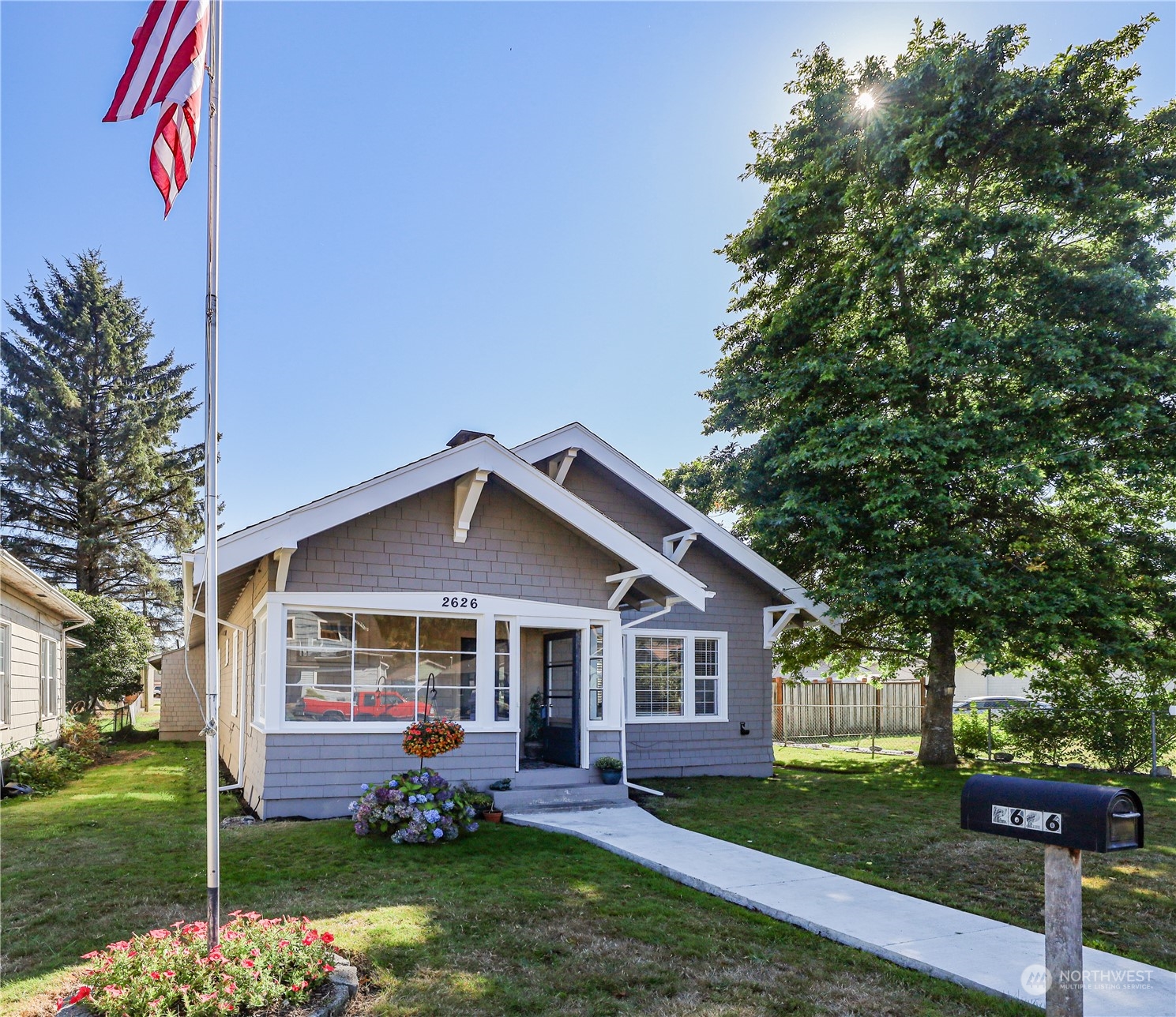 Aberdeen Ave, Hoquiam, WA 98550