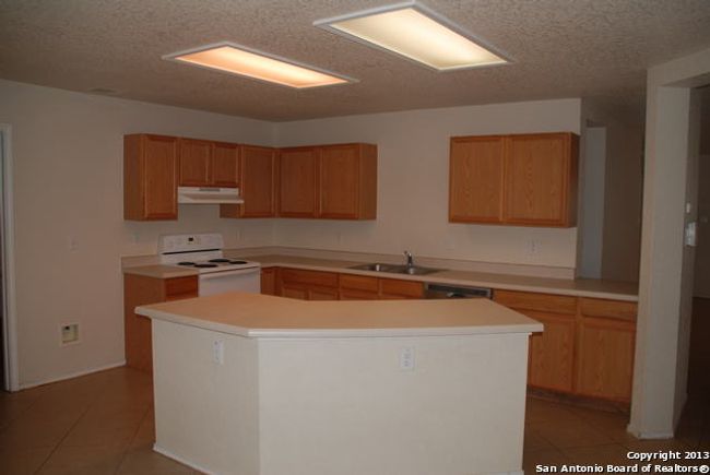 922 Cheyenne Crk, House other with 4 bedrooms, 3 bathrooms and null parking in San Antonio TX | Image 4