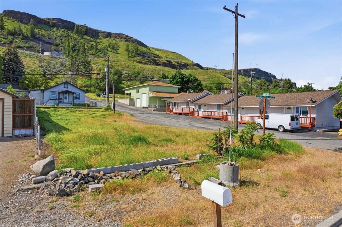 Land in Grand Coulee 5