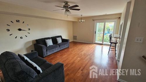 1709 Woodbridge Commons Way, Iselin, NJ, 08830-3045 | Card Image