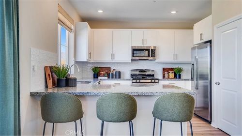 17913 Hawes Ct, Hesperia, CA, 92345-8244 | Card Image