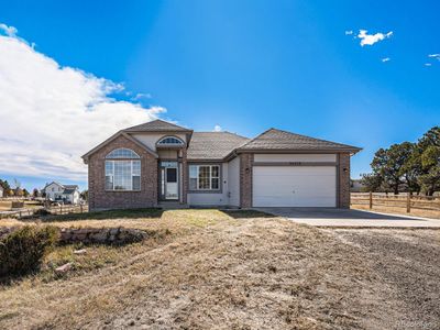 34553 Columbine Trl E, House other with 4 bedrooms, 3 bathrooms and null parking in Elizabeth CO | Image 2