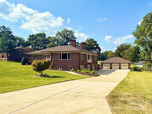 1419 Stoneyridge Dr, Charlotte, NC, 28214-9614 | Card Image