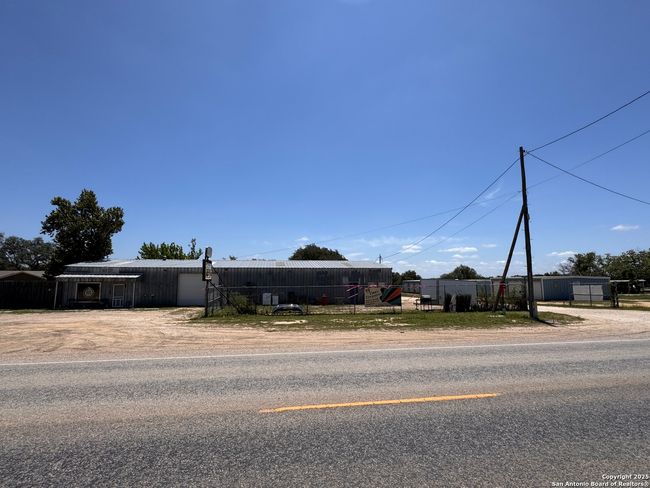 804 Uvalde Rd, Home with 0 bedrooms, 0 bathrooms and null parking in Rocksprings TX | Image 12