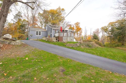 85 W Hook Rd, Hopewell Junction, NY, 12533-6451 | Card Image