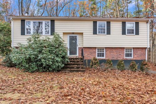 8 Whalen Rd, Hopkinton, MA, 01748-1710 | Card Image