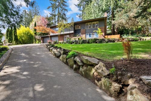 13512 106th Dr Se, Snohomish, WA, 98296-8245 | Card Image