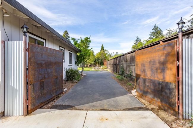 350 Newton Way, House other with 3 bedrooms, 2 bathrooms and 5 parking in Angwin CA | Image 12