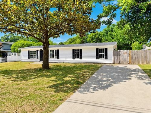 1012 Towanda Rd, Virginia Beach, VA, 23464-3421 | Card Image